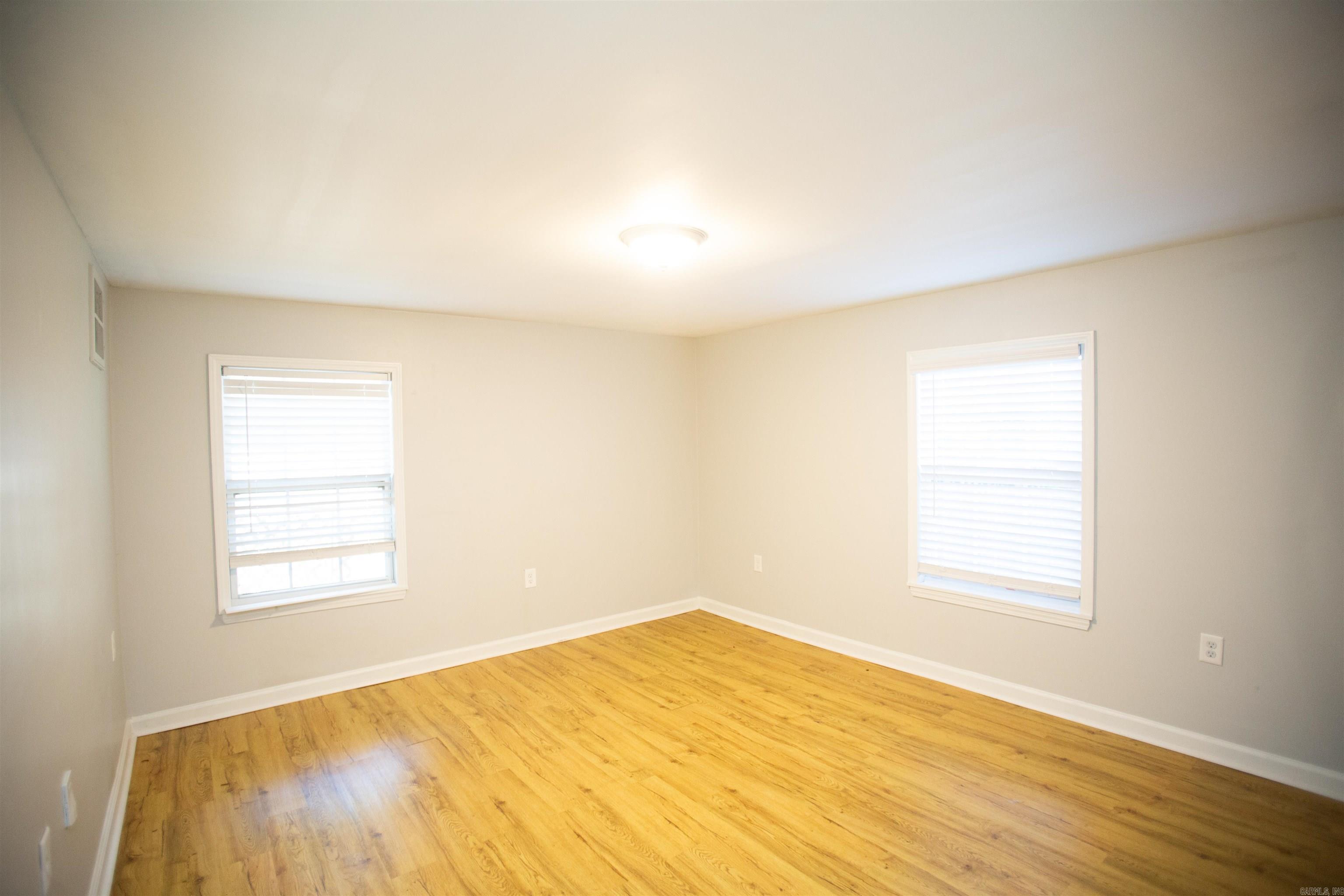 COOLWOOD - Residential