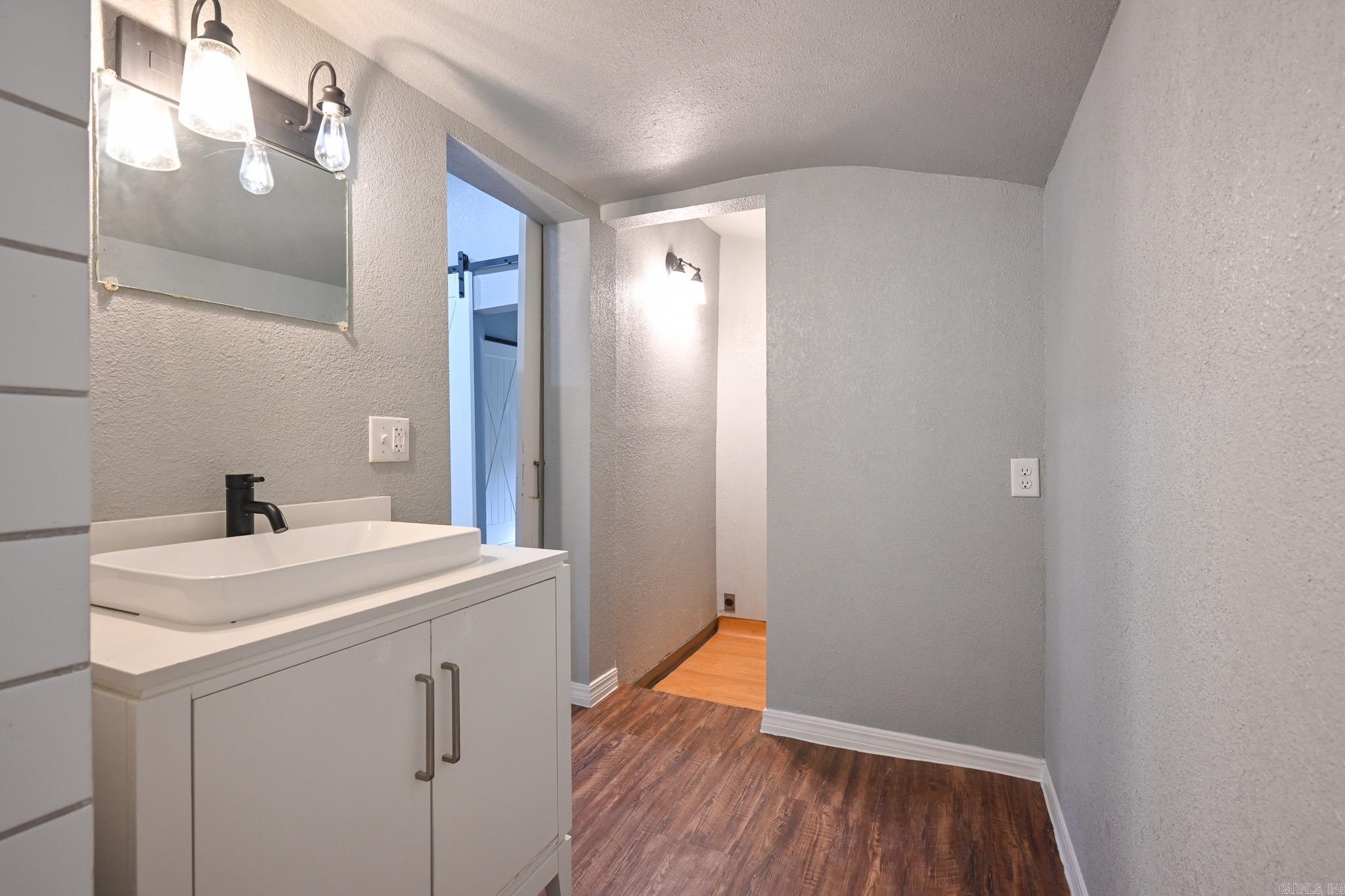 Mena Original - Residential