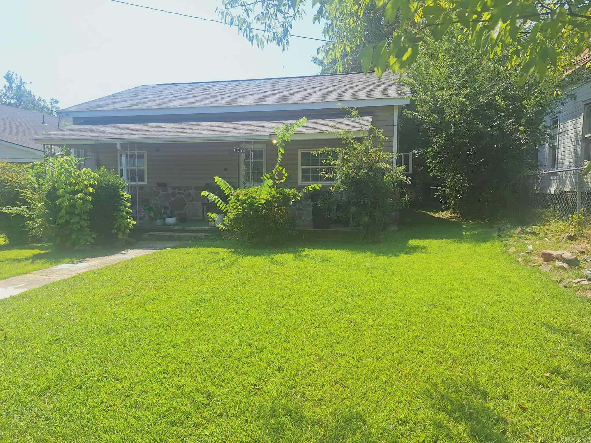 Take a look at this beautifully remodeled home! Conveniently located near Downtown Mena, Jassen Park, and the new bike trails. This charming 2-bedroom, 1-bath house boasts a spacious interior with high ceilings. Updates include fresh paint, new flooring, and a brand-new roof, making this home even more inviting!