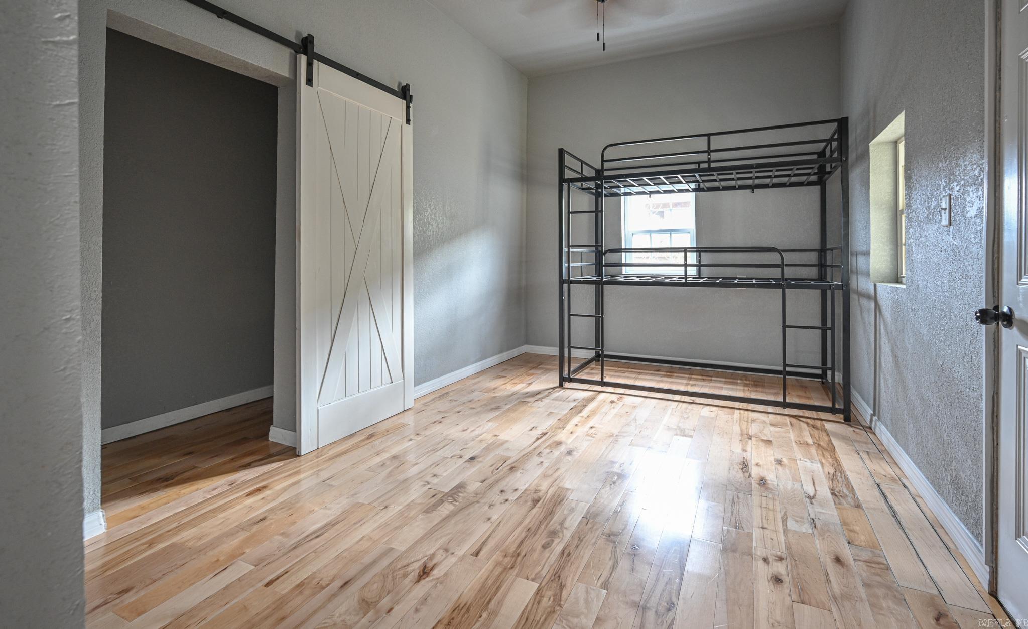 Mena Original - Residential