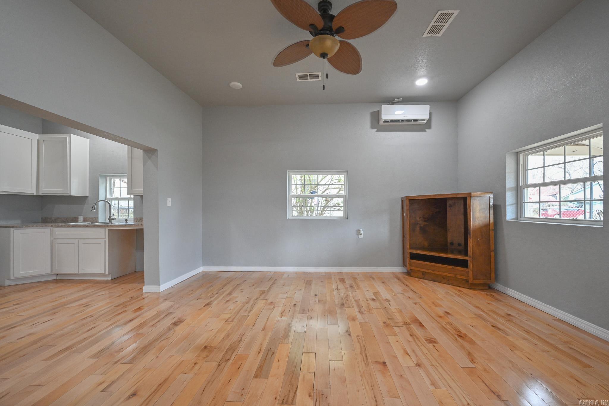 Mena Original - Residential