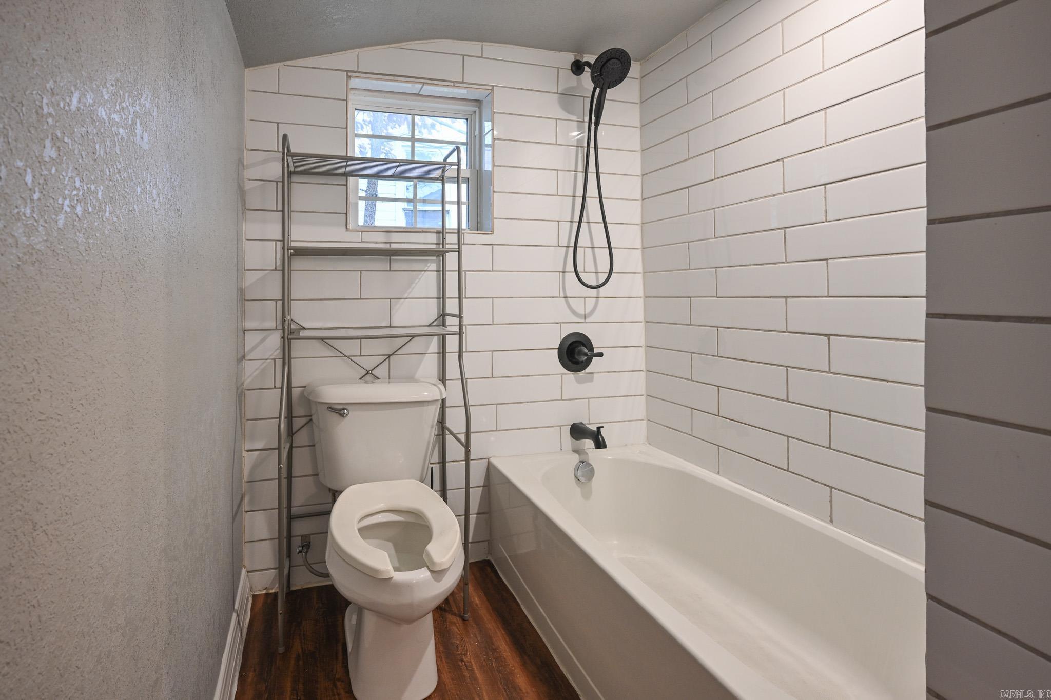 Mena Original - Residential