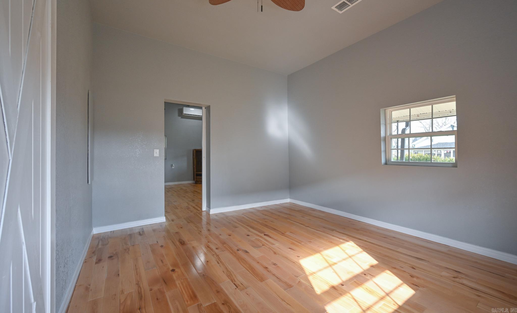 Mena Original - Residential