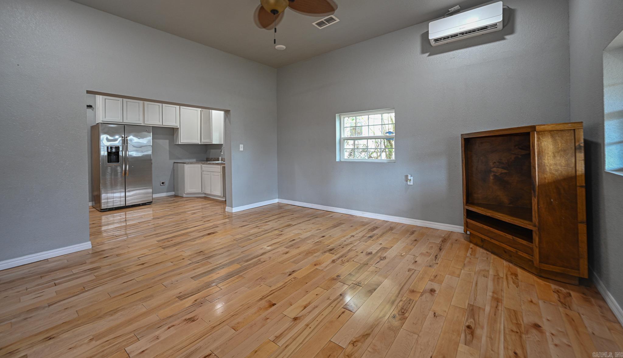 Mena Original - Residential