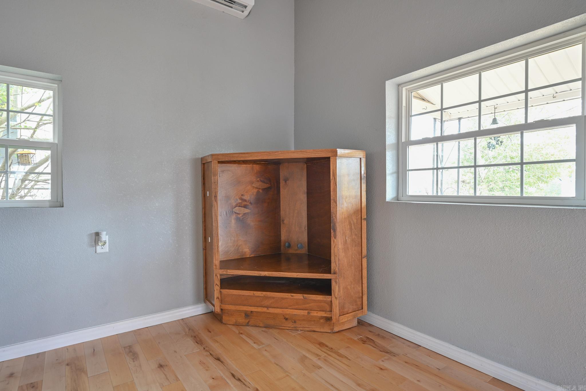 Mena Original - Residential