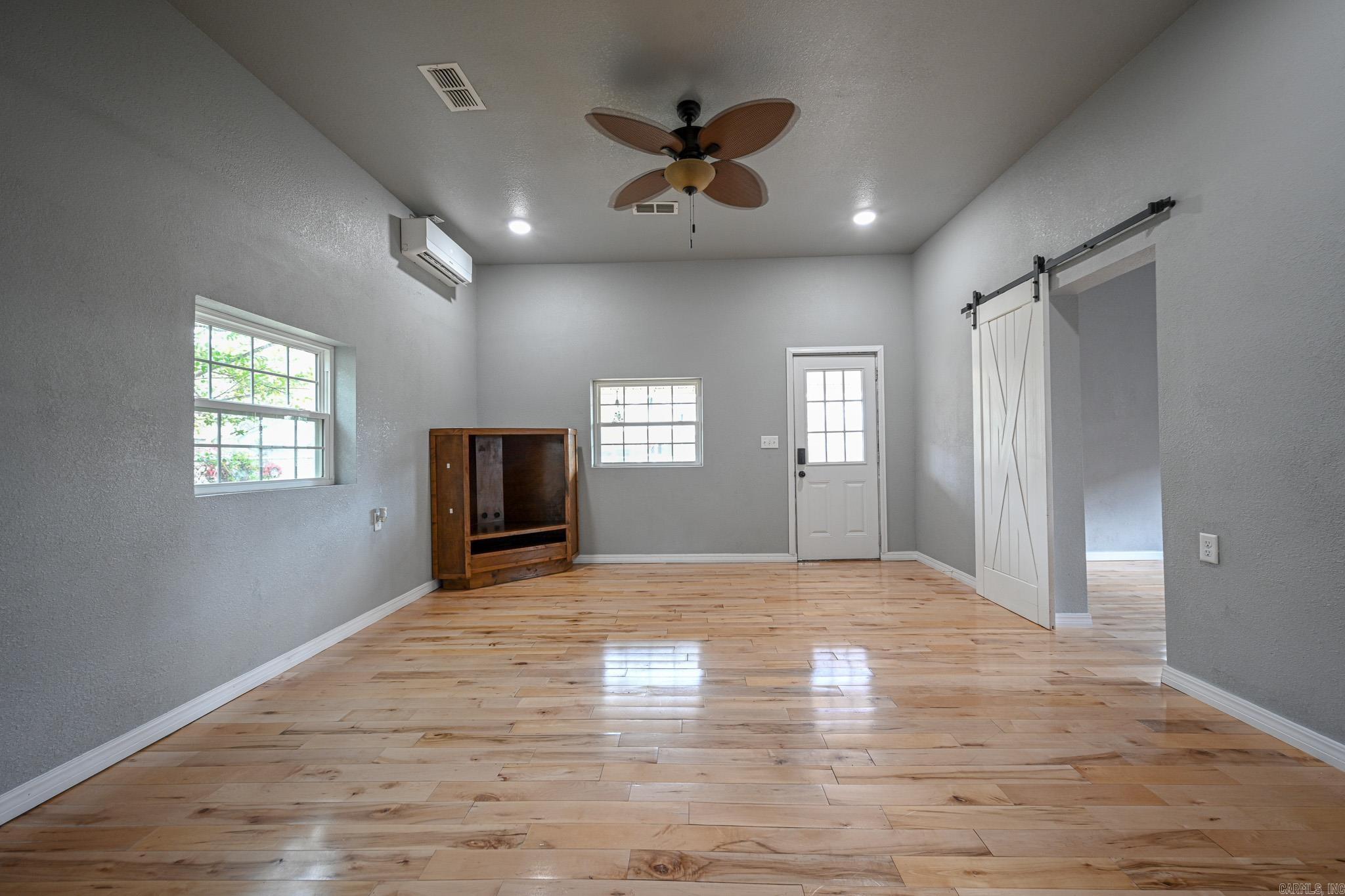 Mena Original - Residential