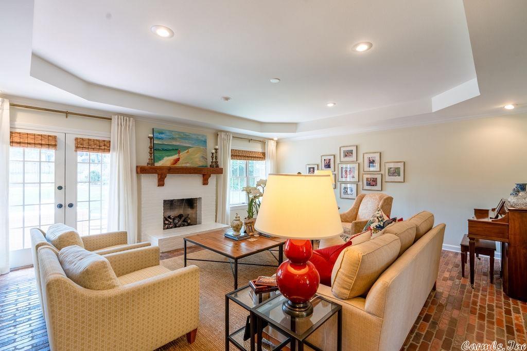 RIVER OAKS - Residential