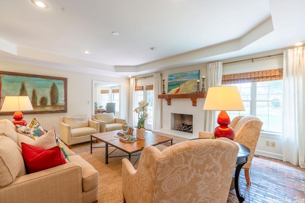 RIVER OAKS - Residential