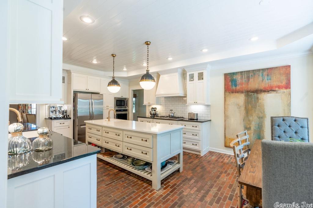 RIVER OAKS - Residential