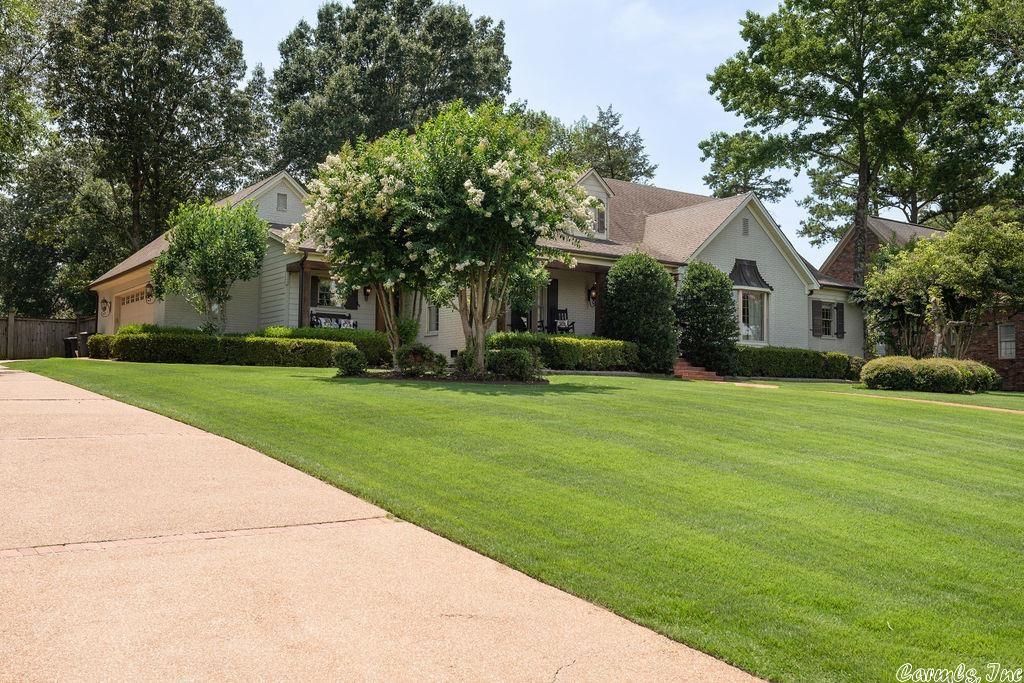 RIVER OAKS - Residential