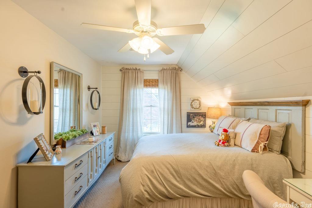 RIVER OAKS - Residential