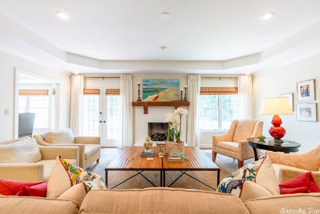 RIVER OAKS - Residential