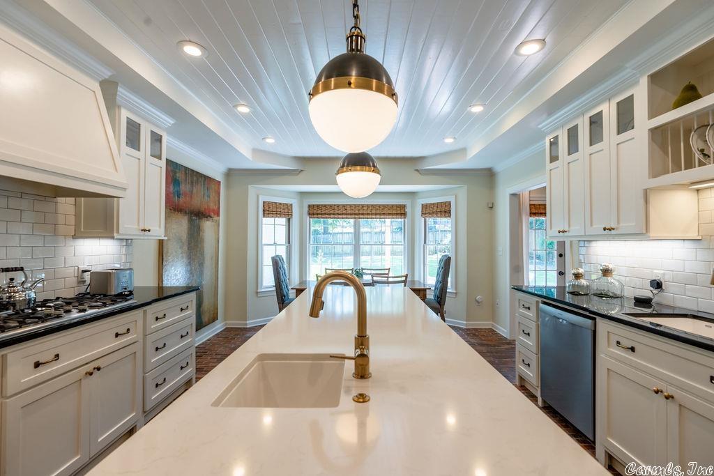 RIVER OAKS - Residential