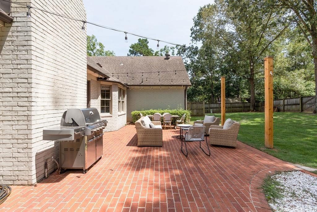 RIVER OAKS - Residential