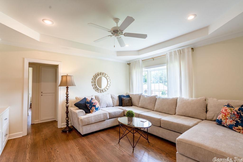 RIVER OAKS - Residential