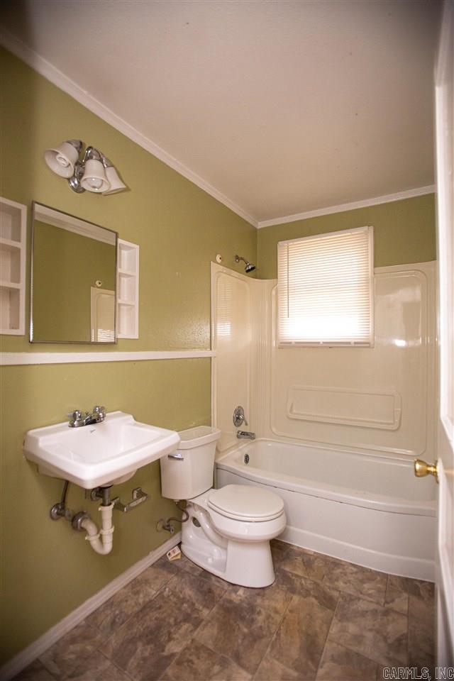 Hill Crest - Residential Lease