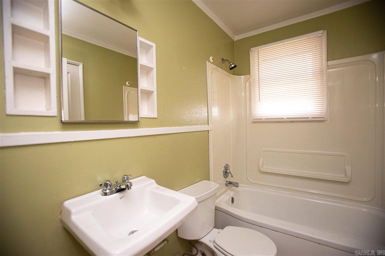 Hill Crest - Residential Lease