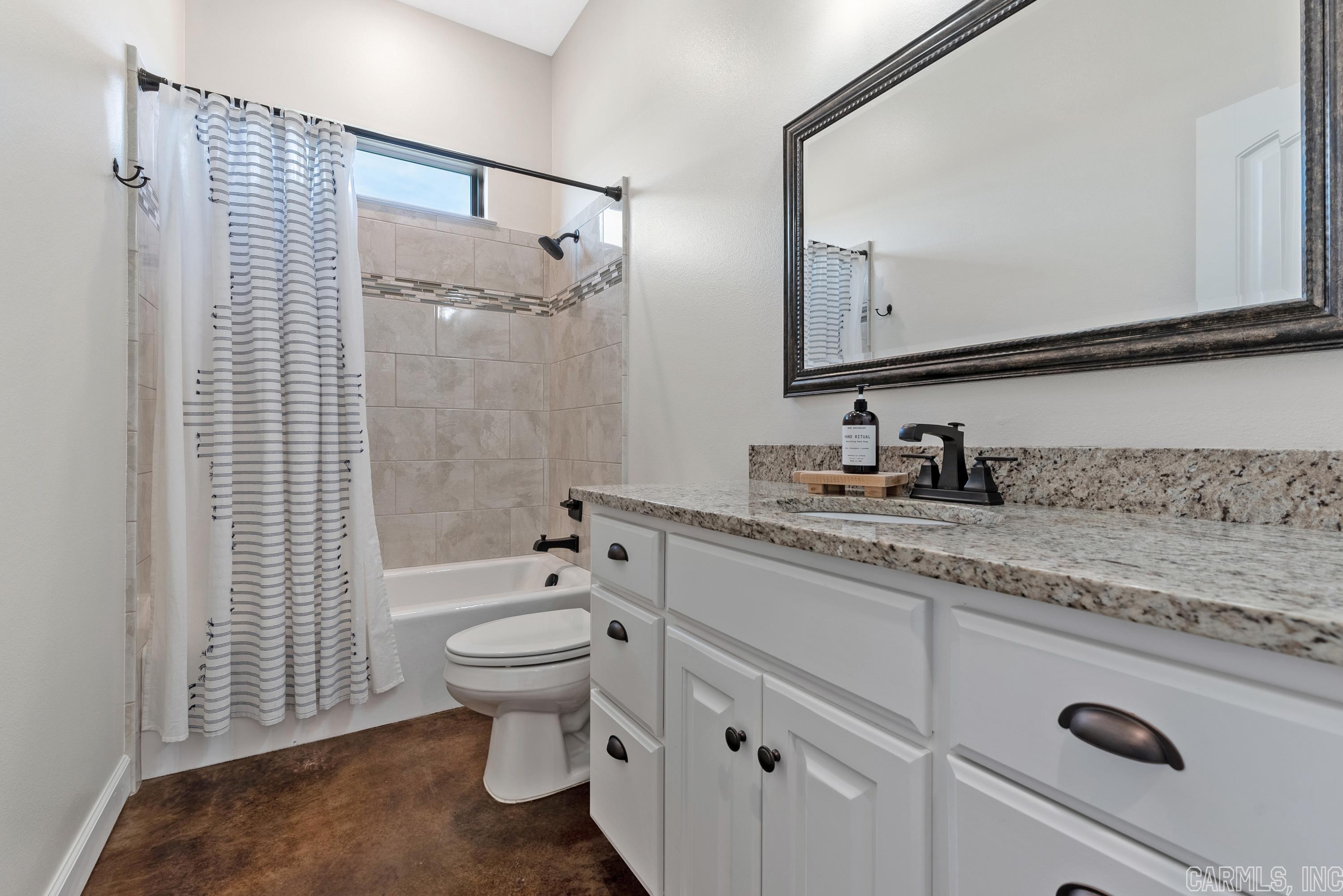 BLUE HOLE ESTATES - Residential