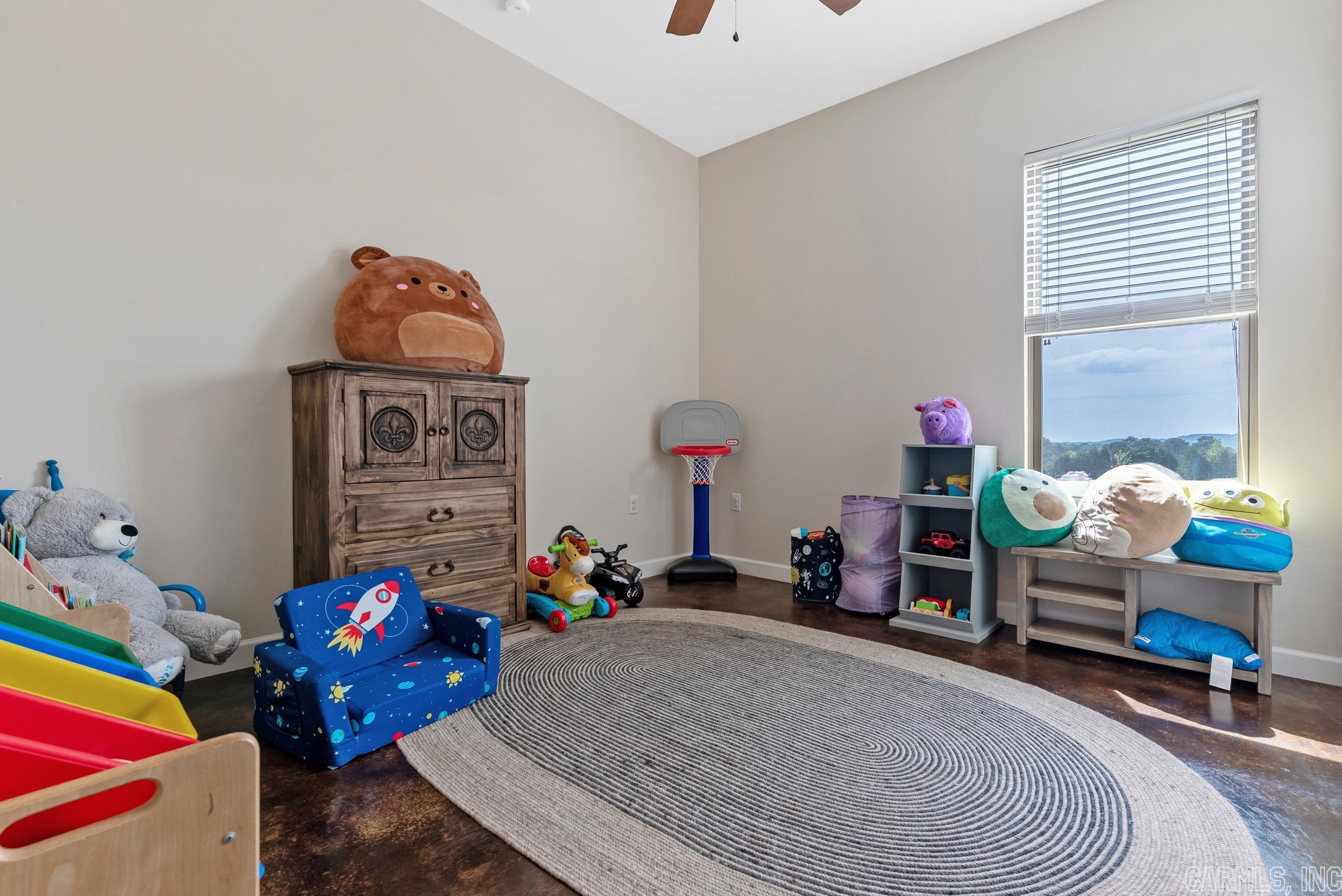 BLUE HOLE ESTATES - Residential