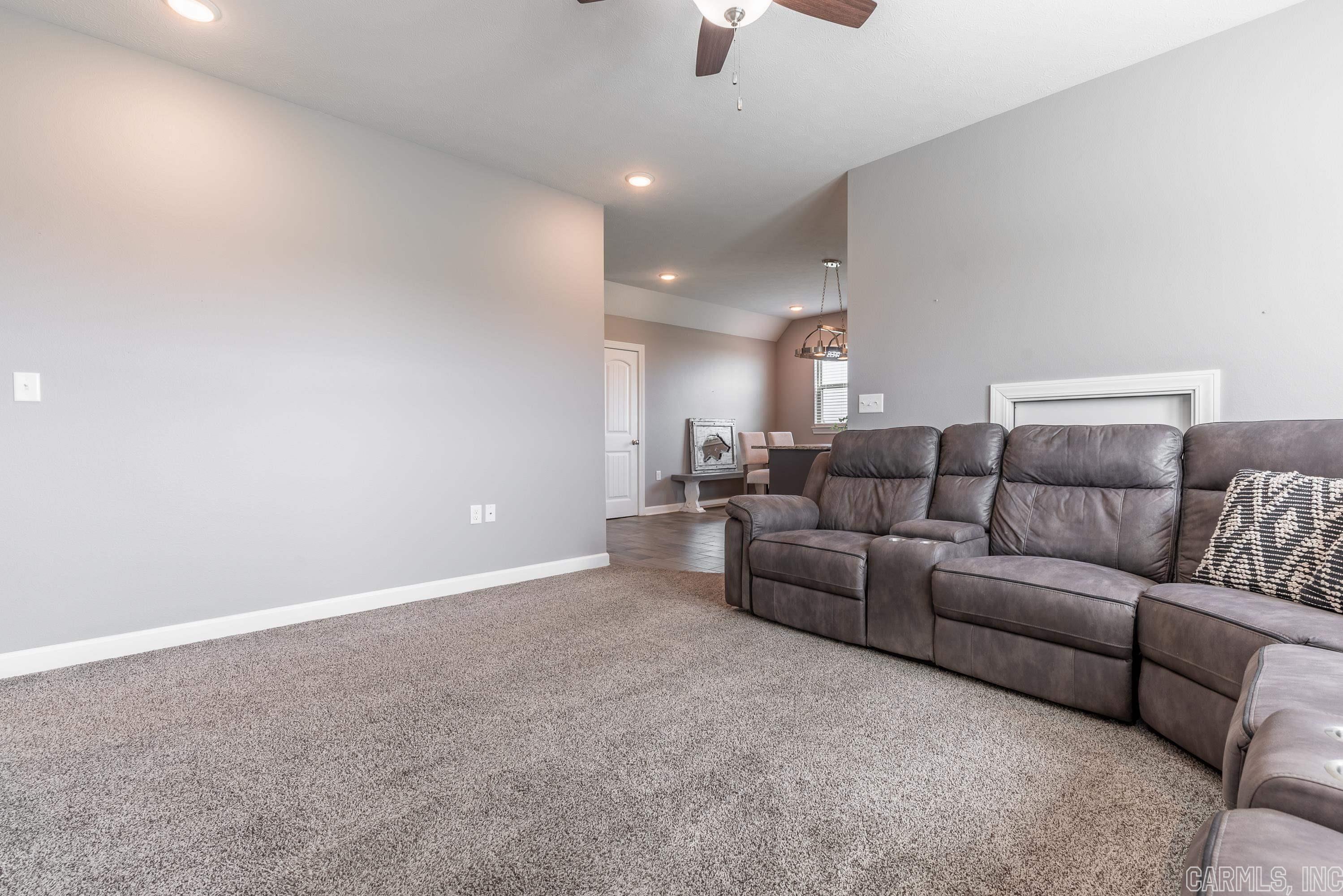 BLUE HOLE ESTATES - Residential