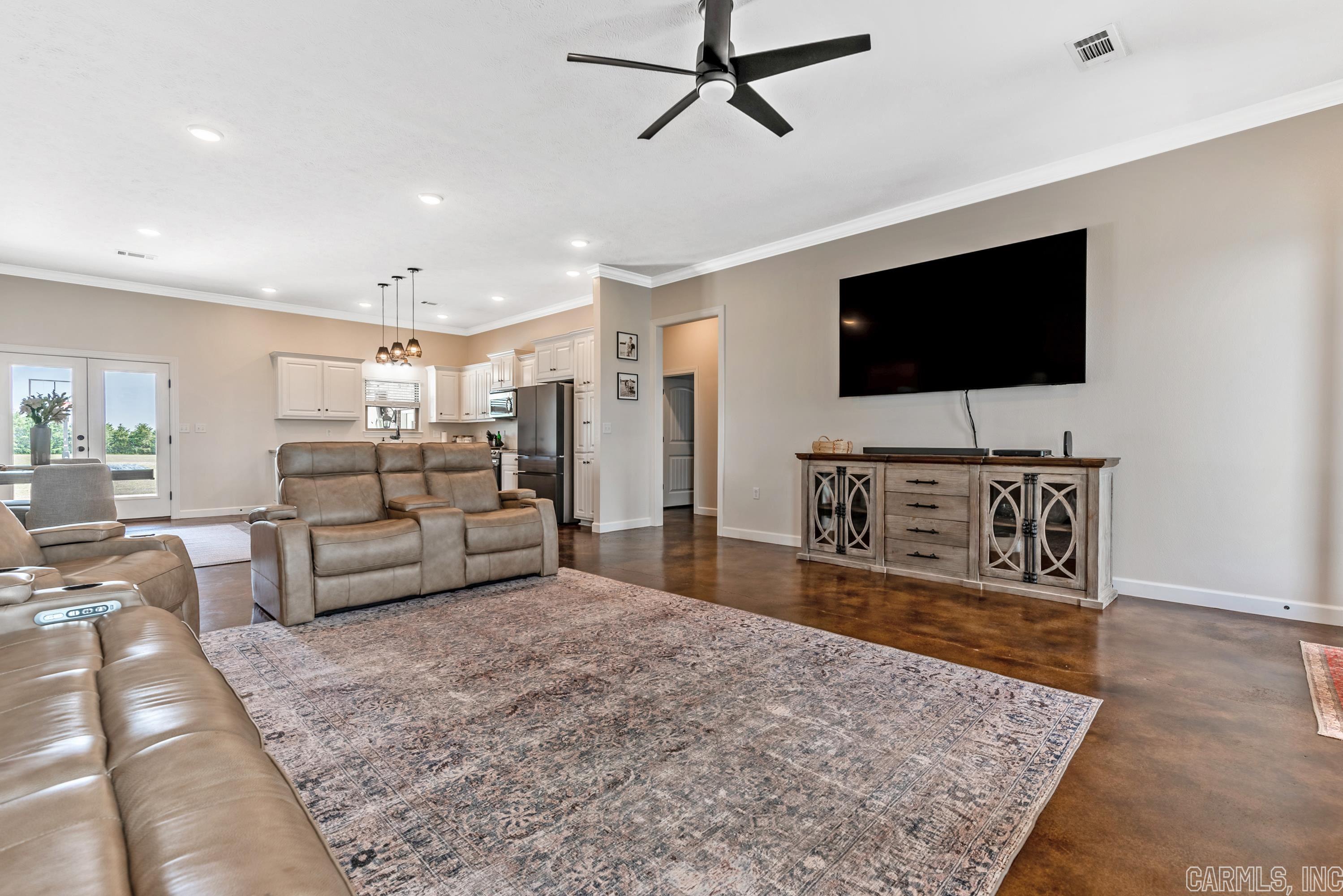 BLUE HOLE ESTATES - Residential