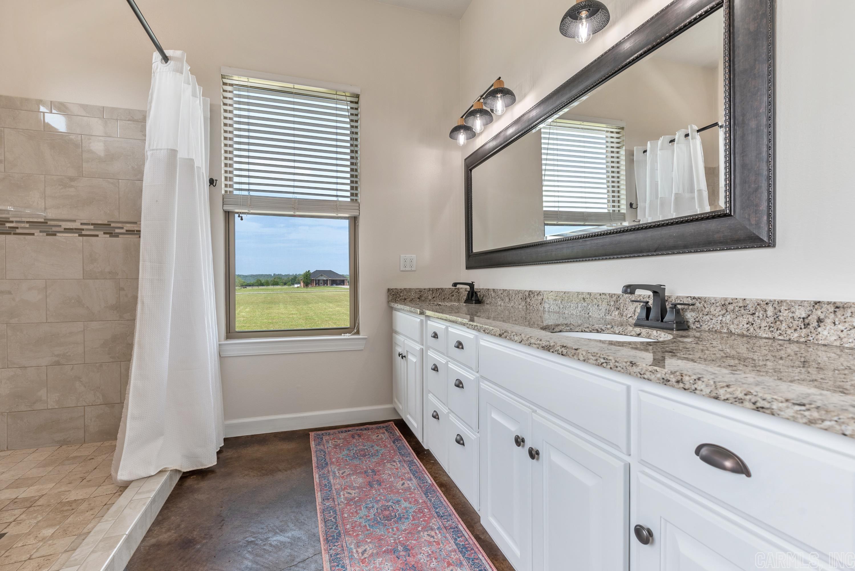 BLUE HOLE ESTATES - Residential