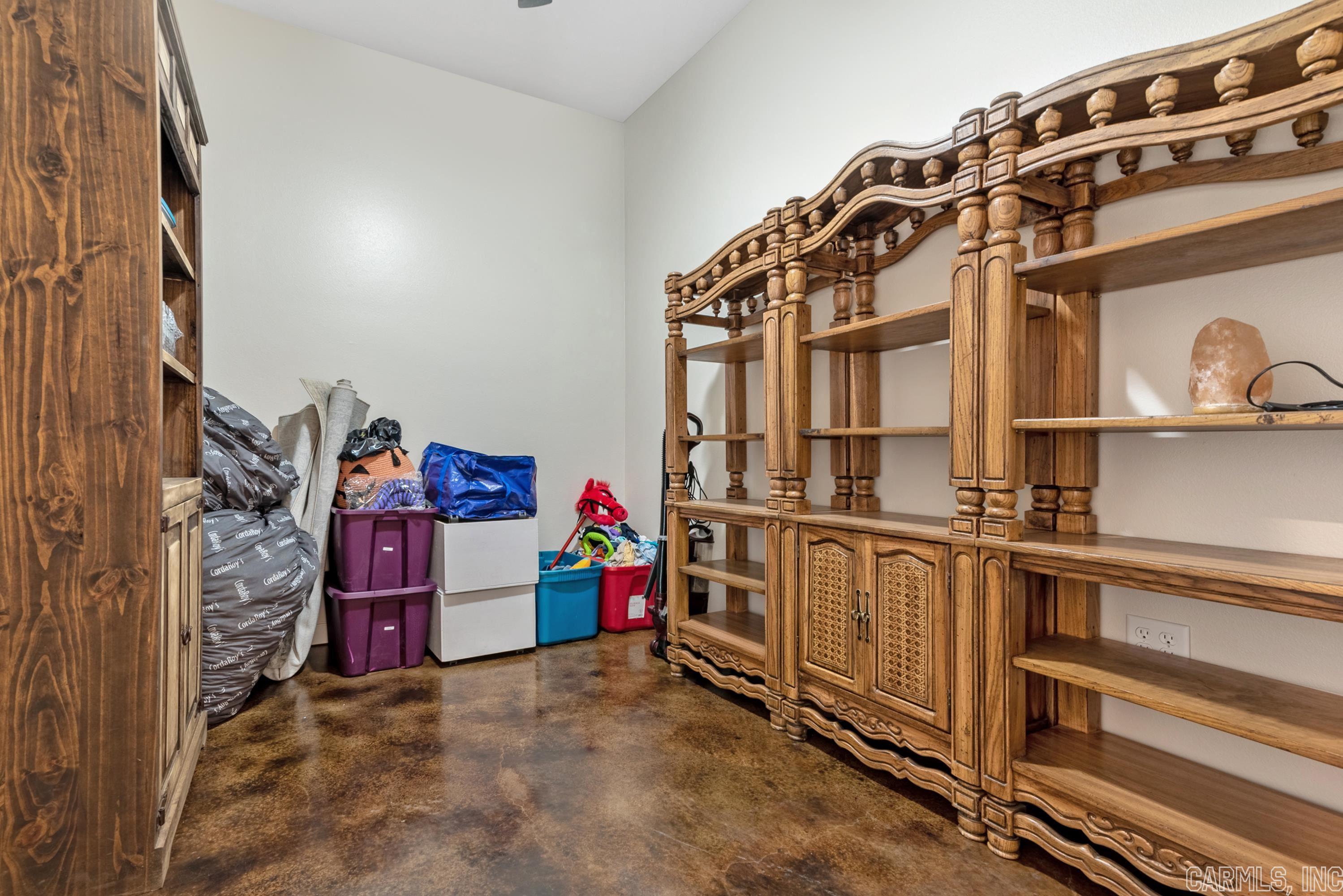 BLUE HOLE ESTATES - Residential