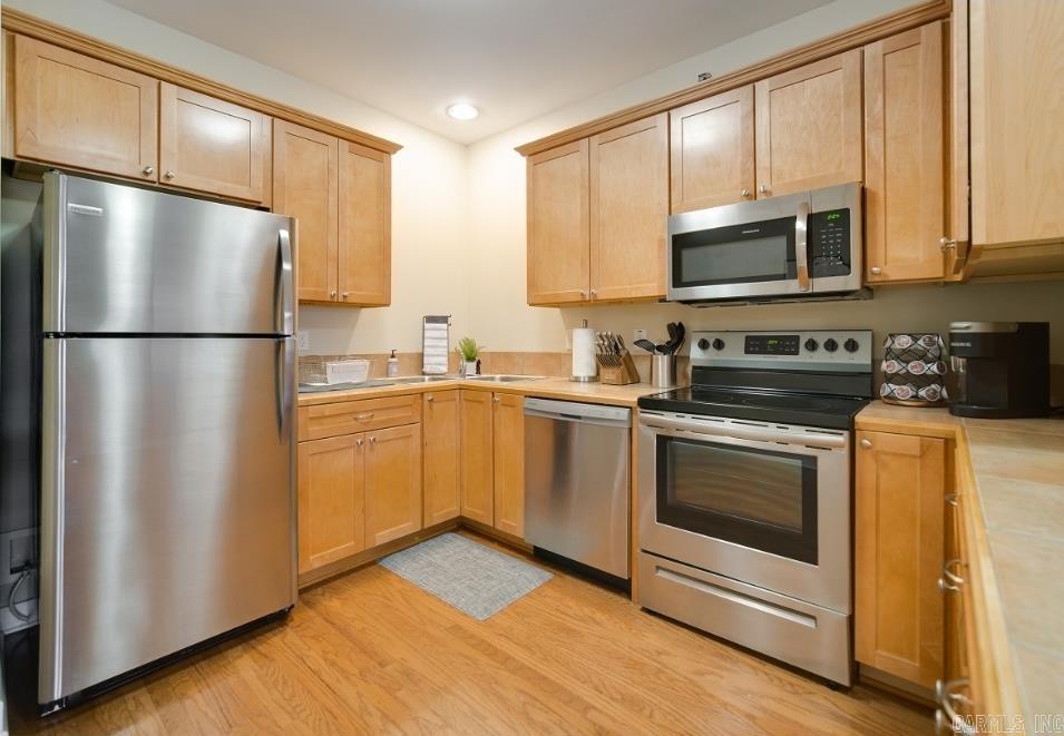 RAINWATER FLATS HPR - Residential