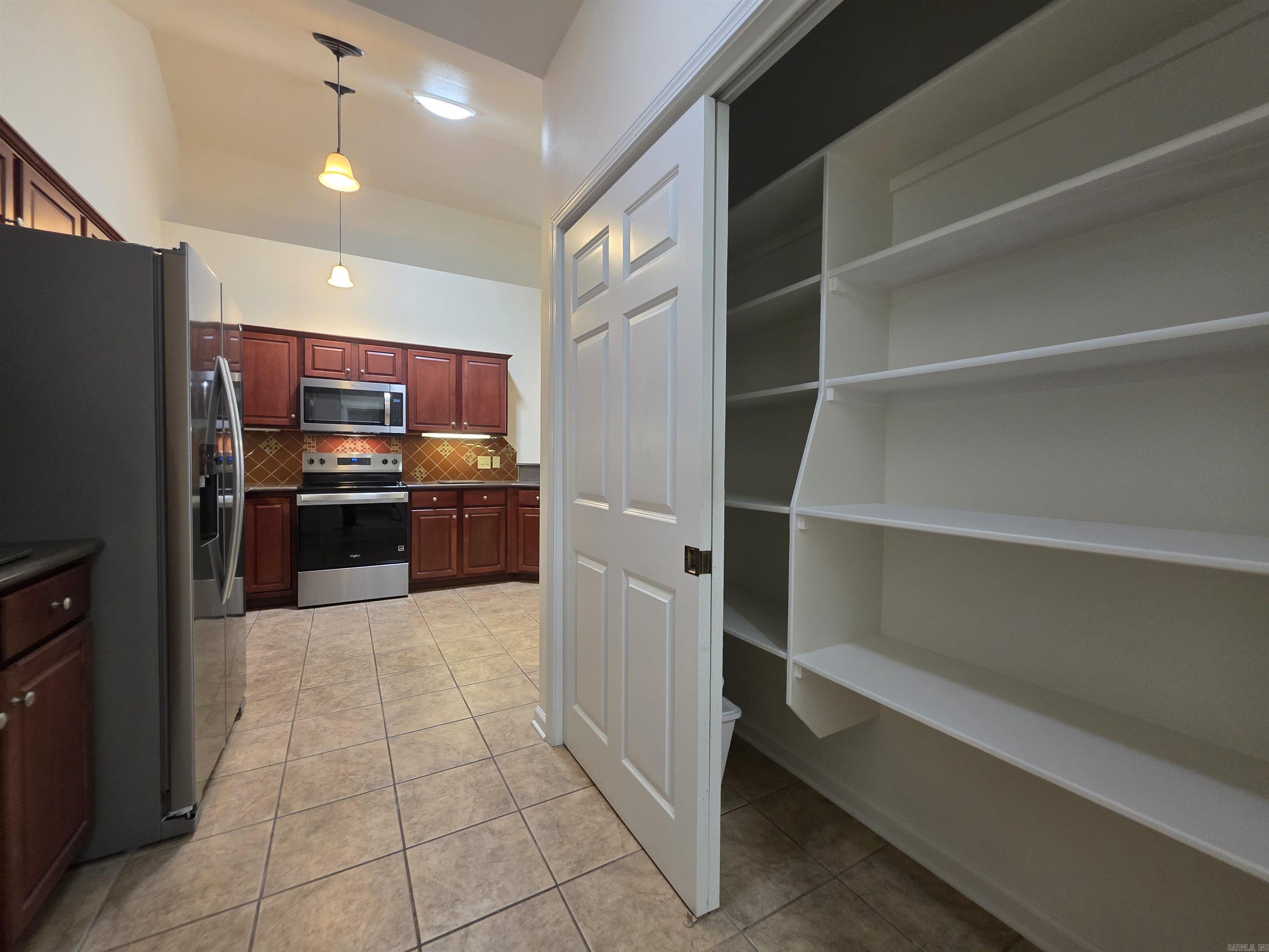 MOUNTAIN TERRACE ESTATES TOWNHOM - Residential