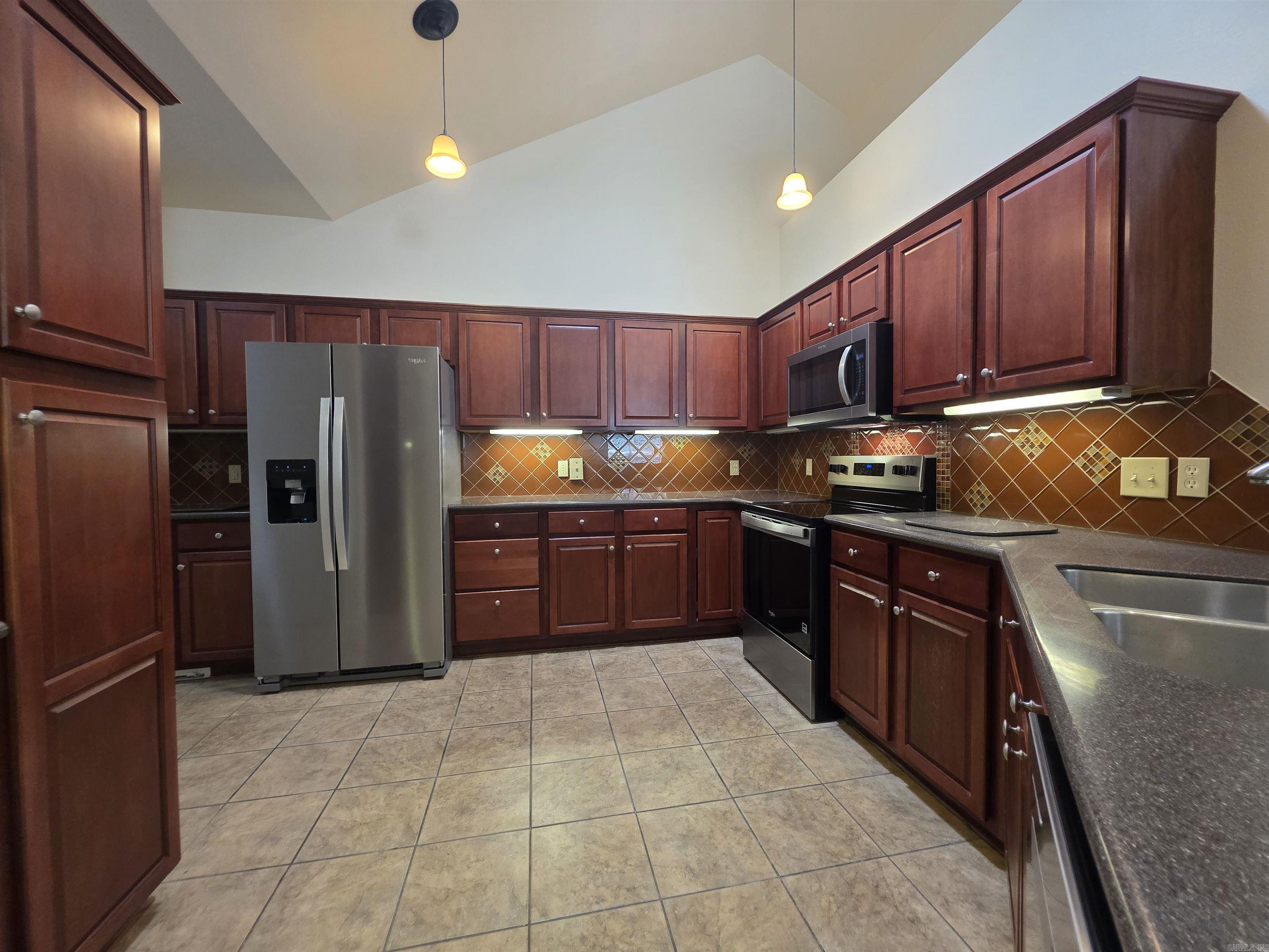MOUNTAIN TERRACE ESTATES TOWNHOM - Residential