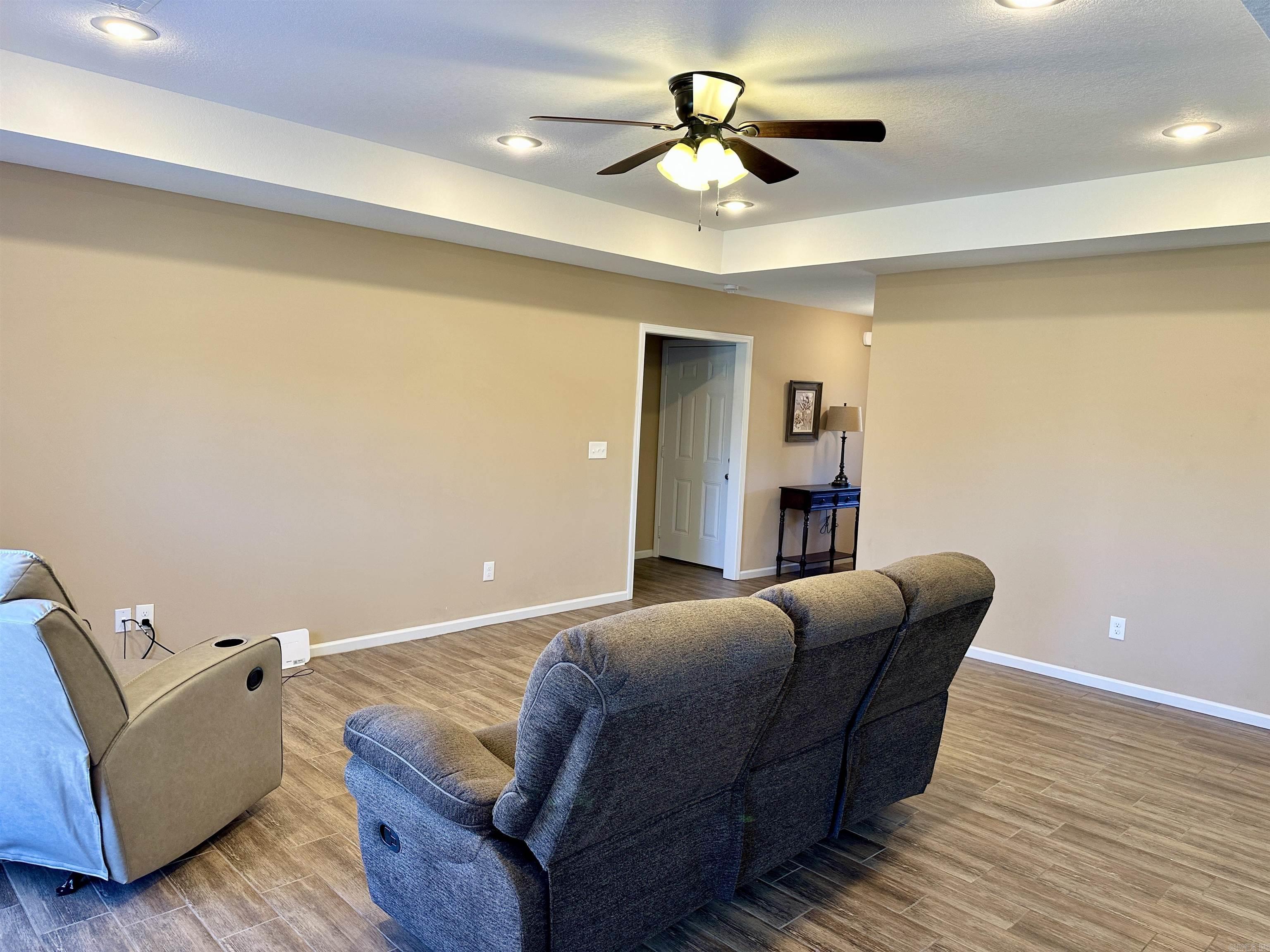 WINDSOR LANDING - Residential