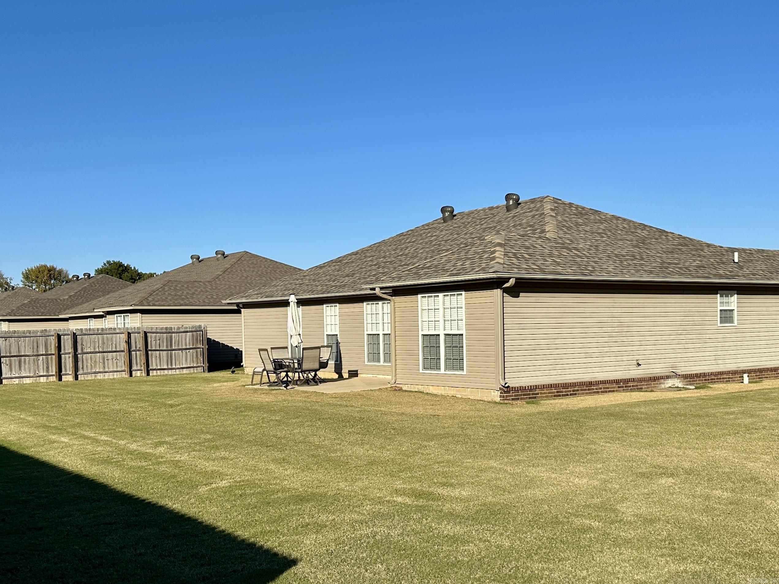 WINDSOR LANDING - Residential