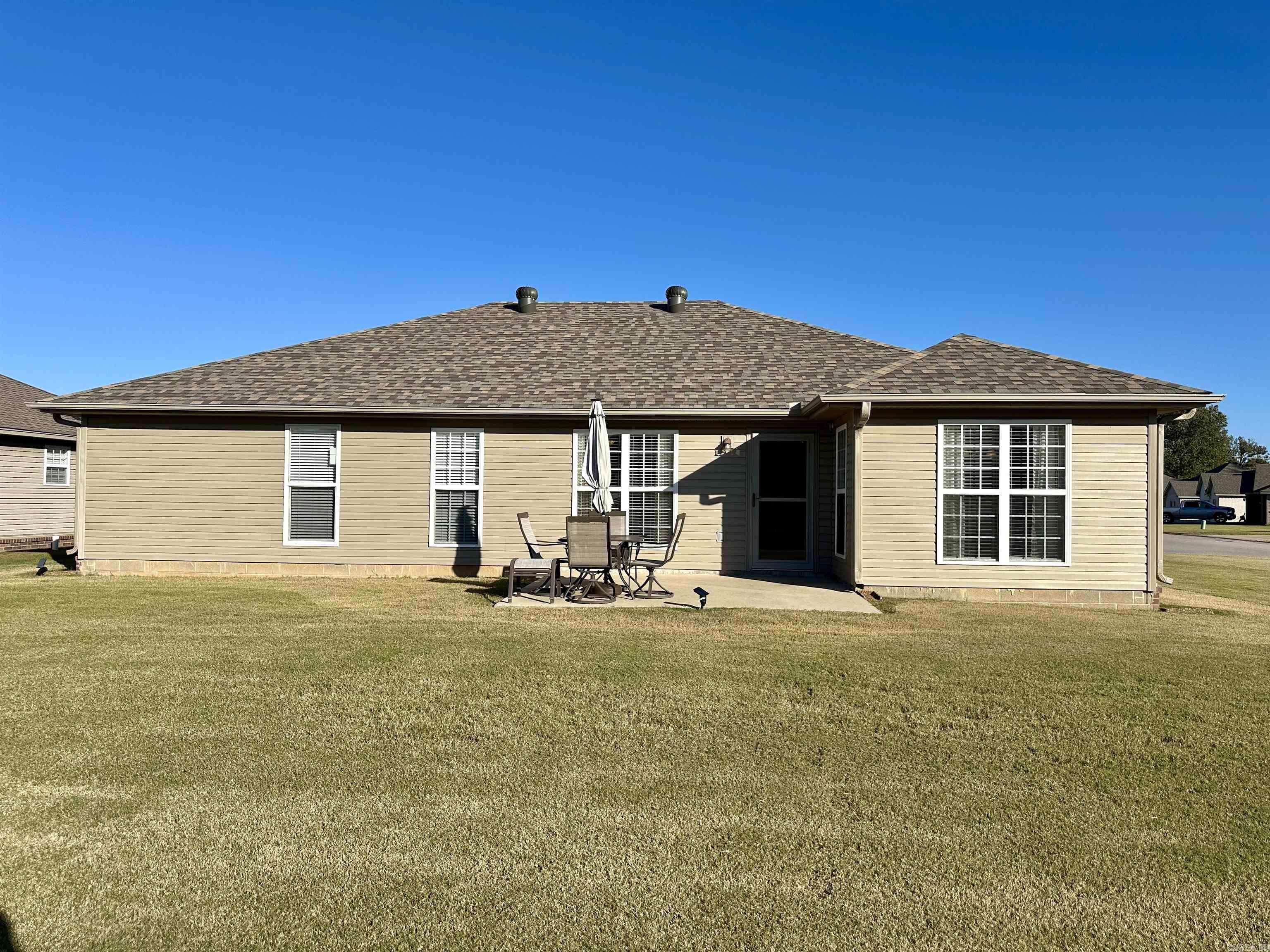 WINDSOR LANDING - Residential