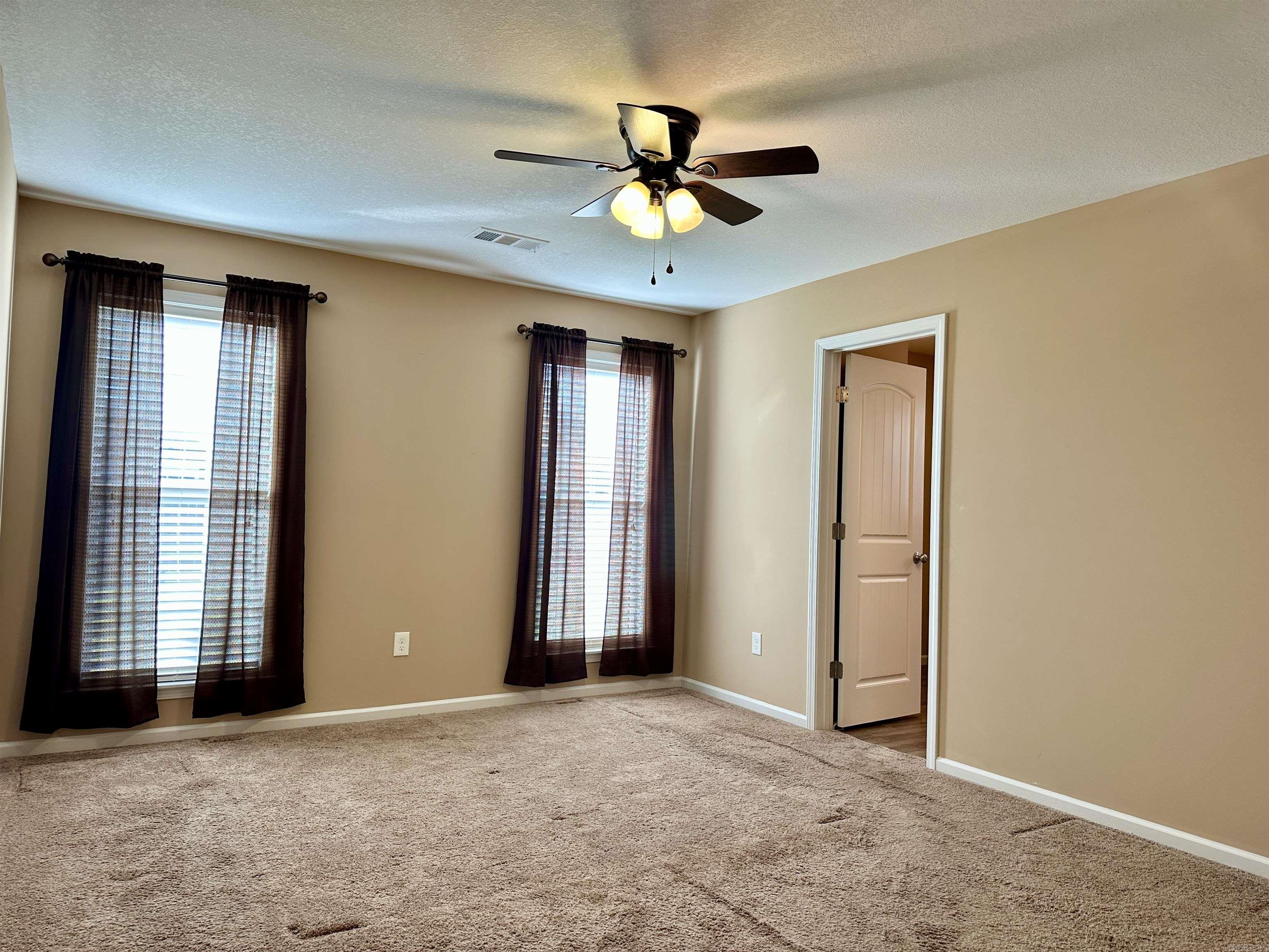 WINDSOR LANDING - Residential