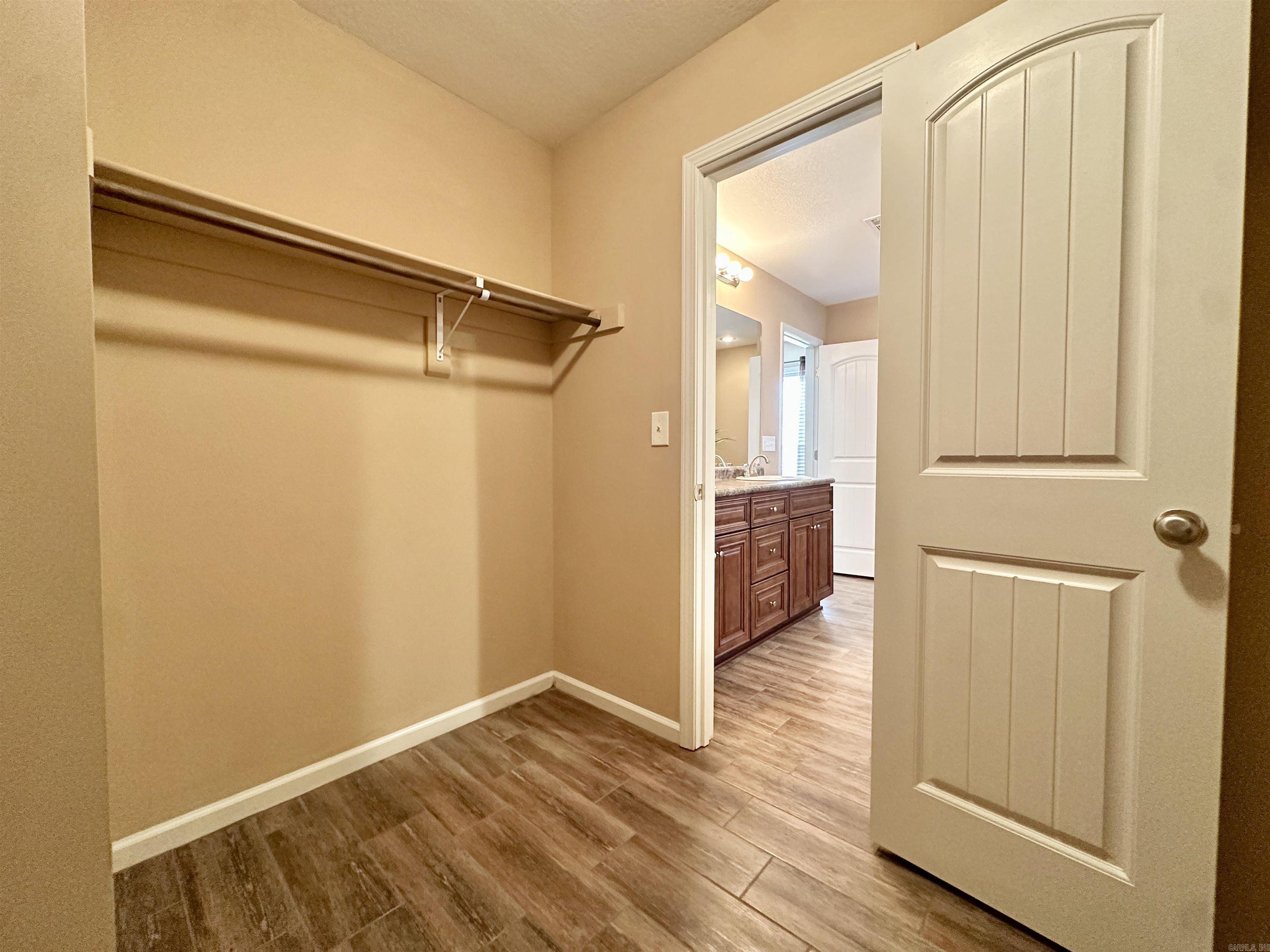 WINDSOR LANDING - Residential