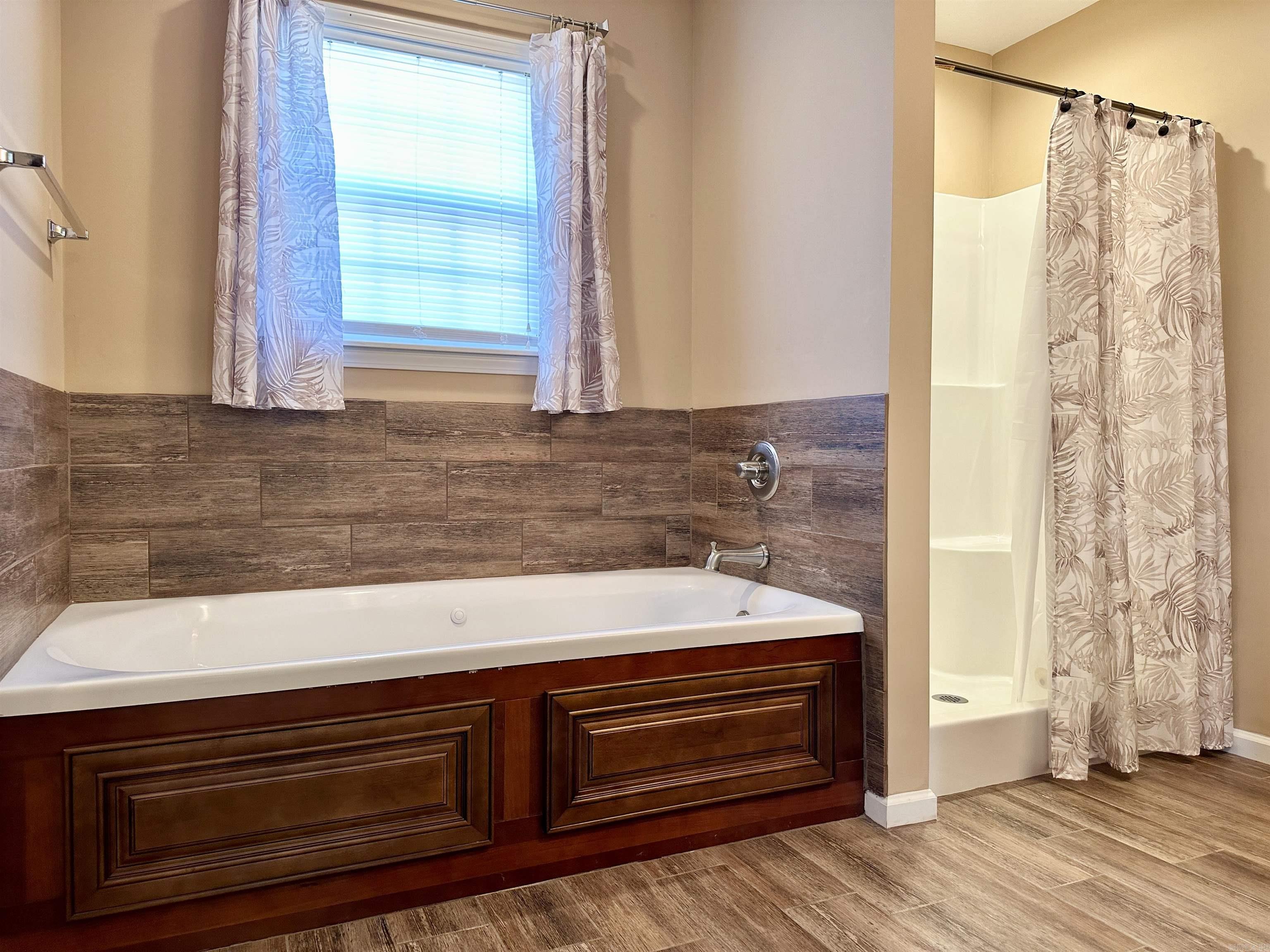 WINDSOR LANDING - Residential