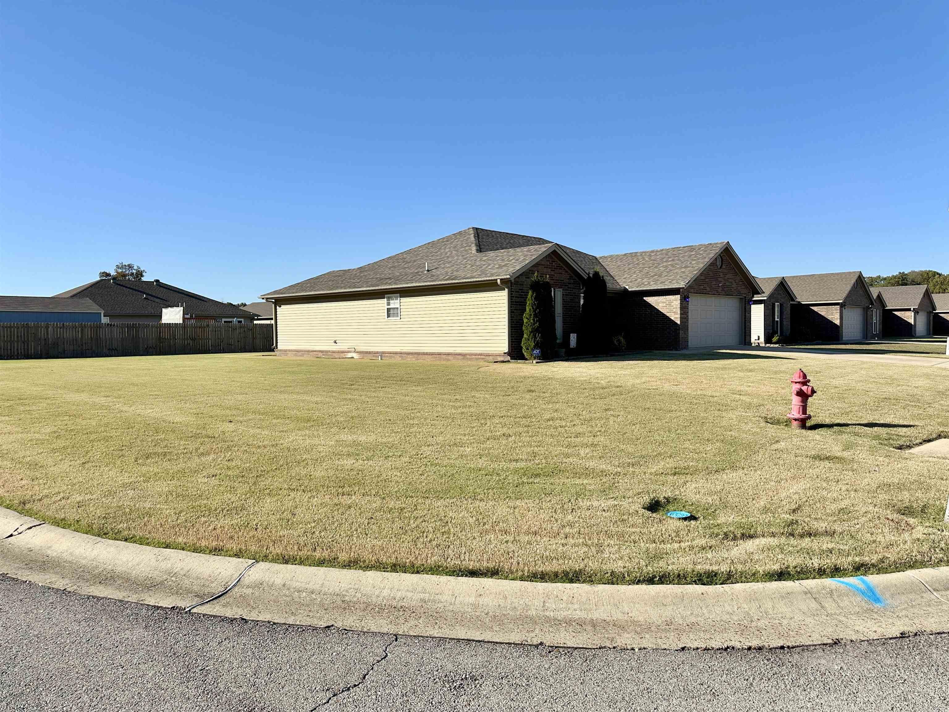 WINDSOR LANDING - Residential