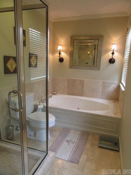 SECLUDED HILLS - Residential