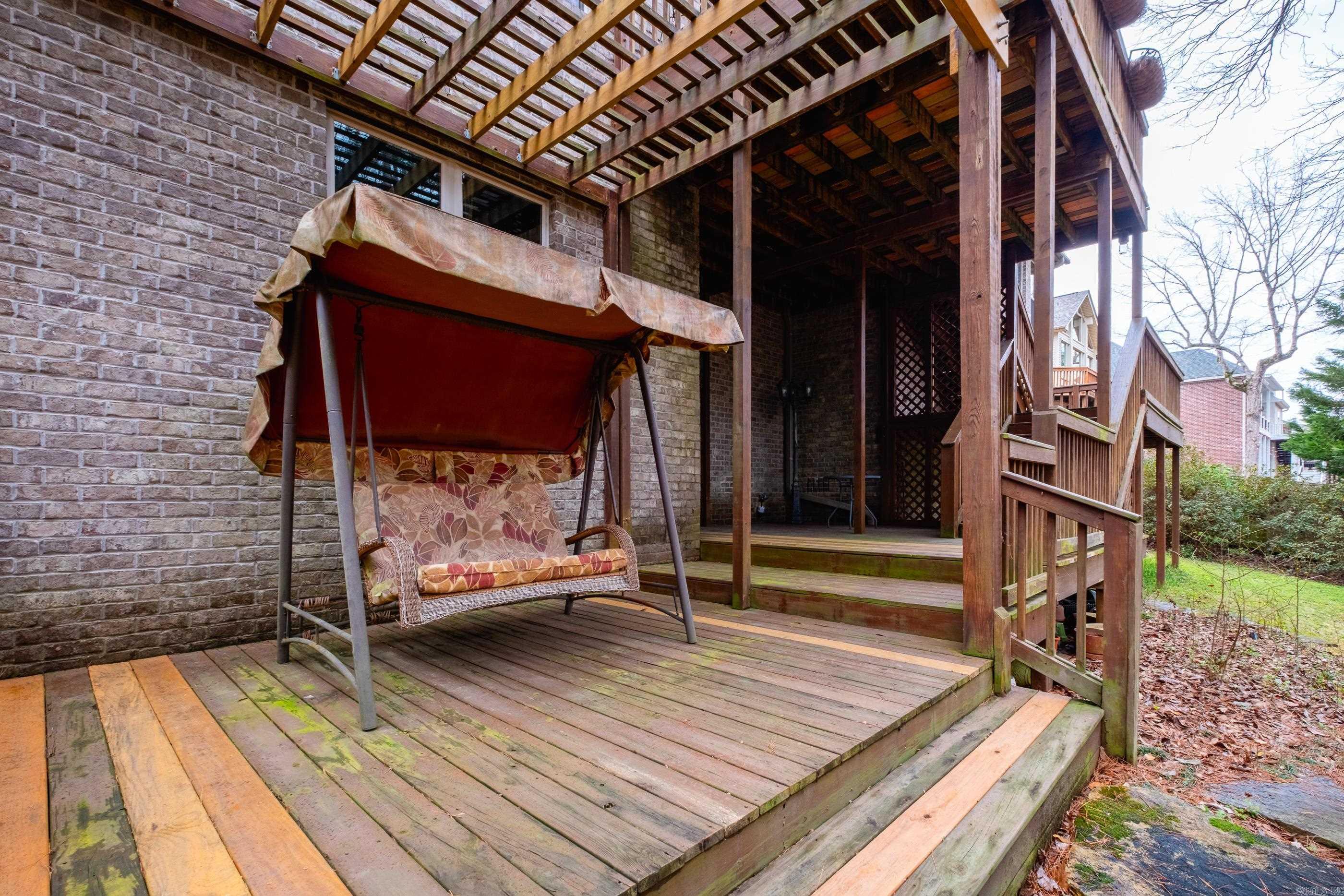 WOODLANDS EDGE - Residential