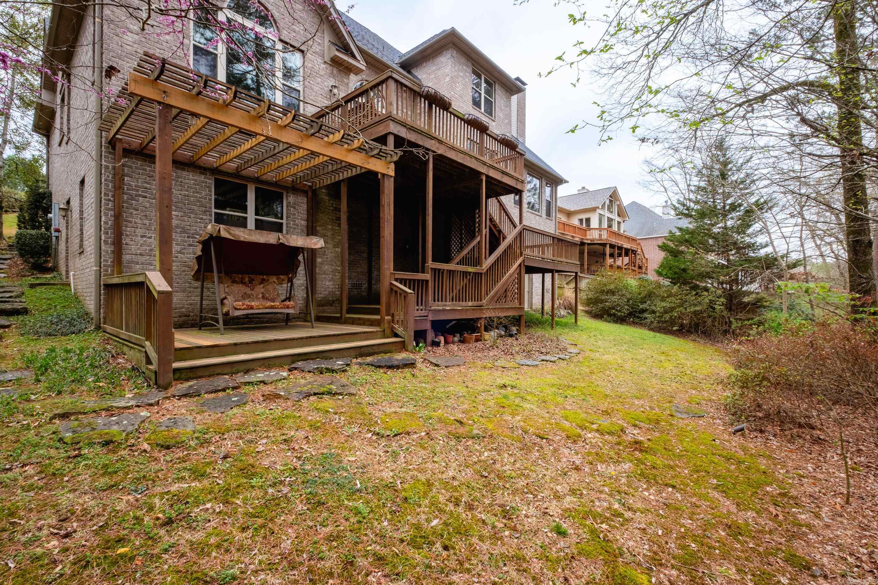 WOODLANDS EDGE - Residential