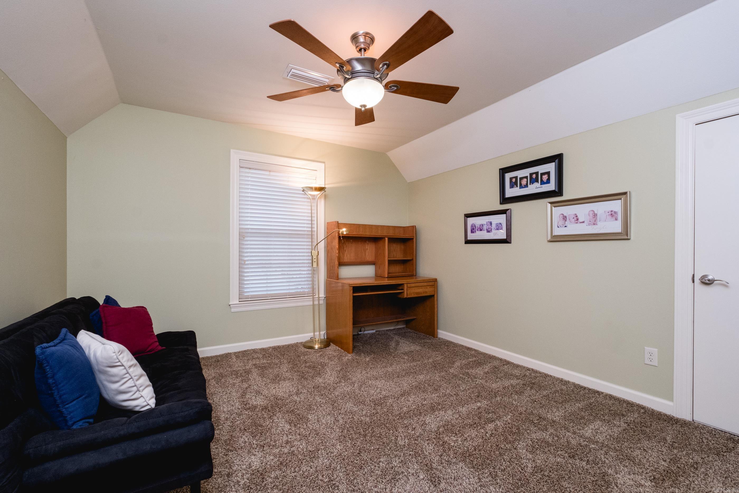 WOODLANDS EDGE - Residential