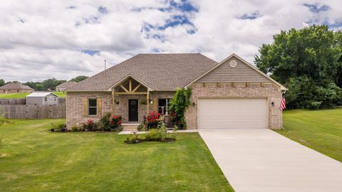 Photo of 21 Marthas Field Drive, Greenbrier, AR 72058 (MLS # 26024025)