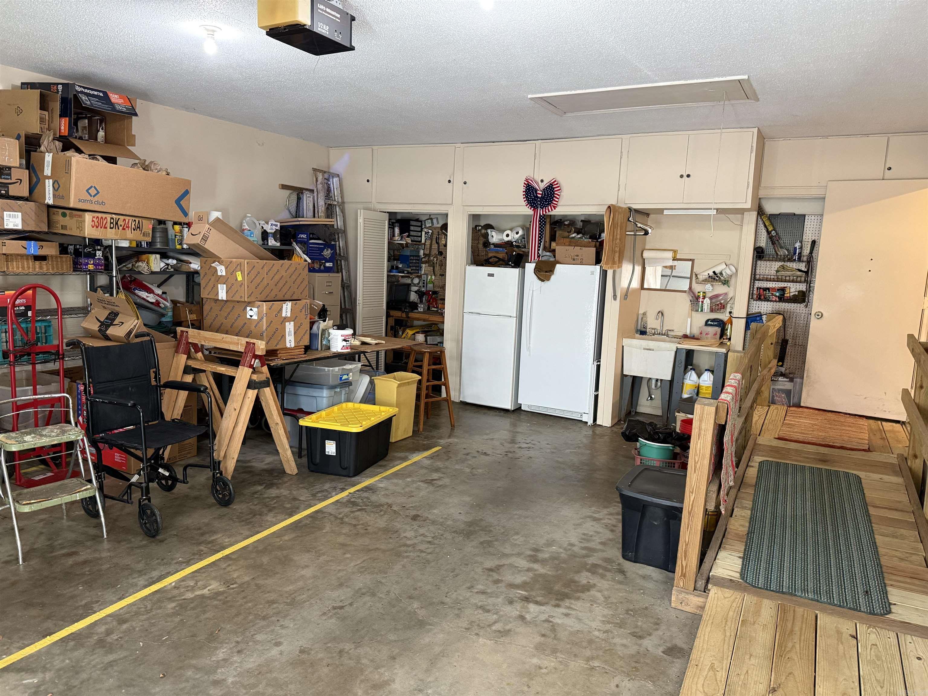 CASTLE RIDGE - Residential