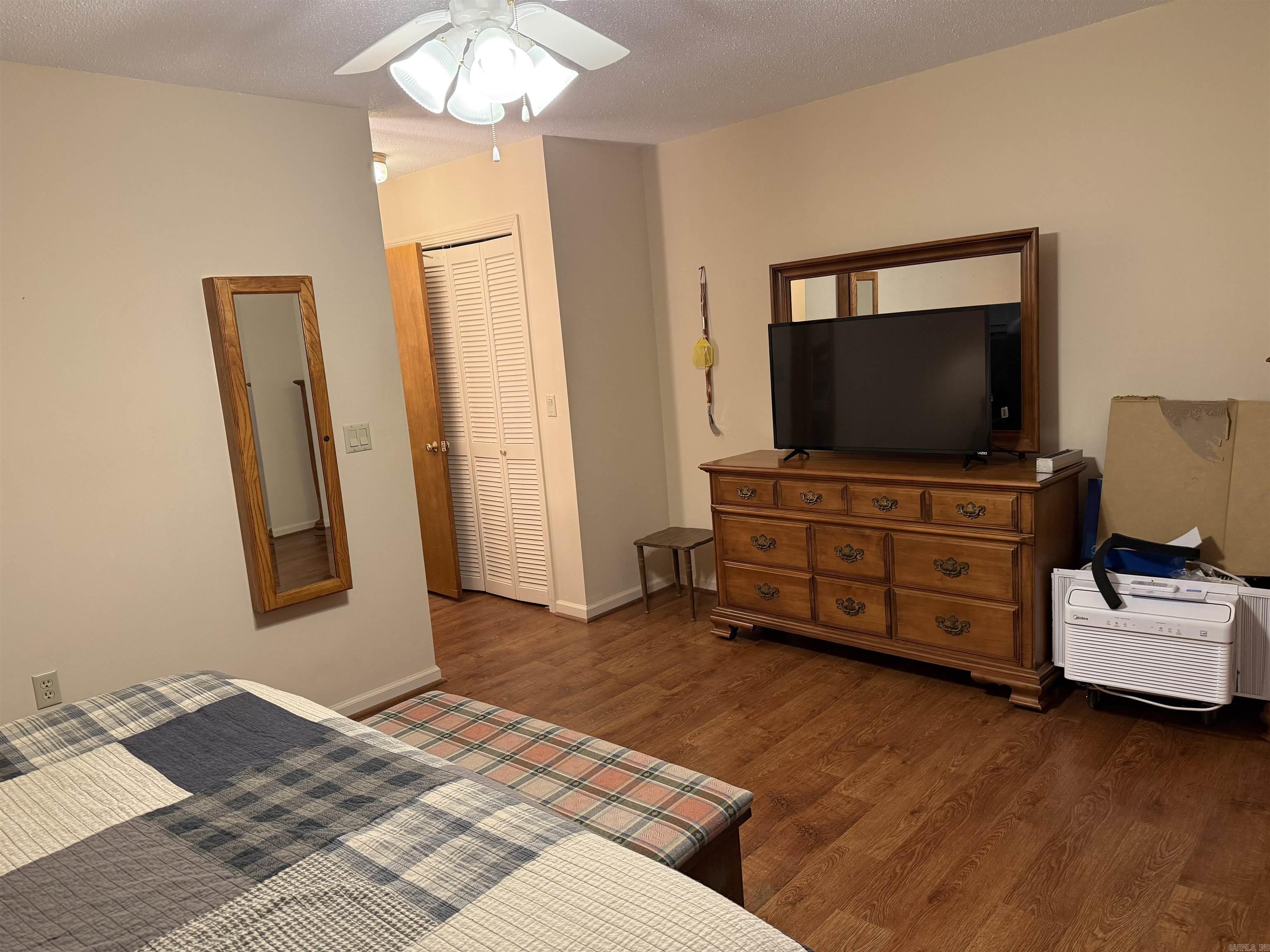 CASTLE RIDGE - Residential