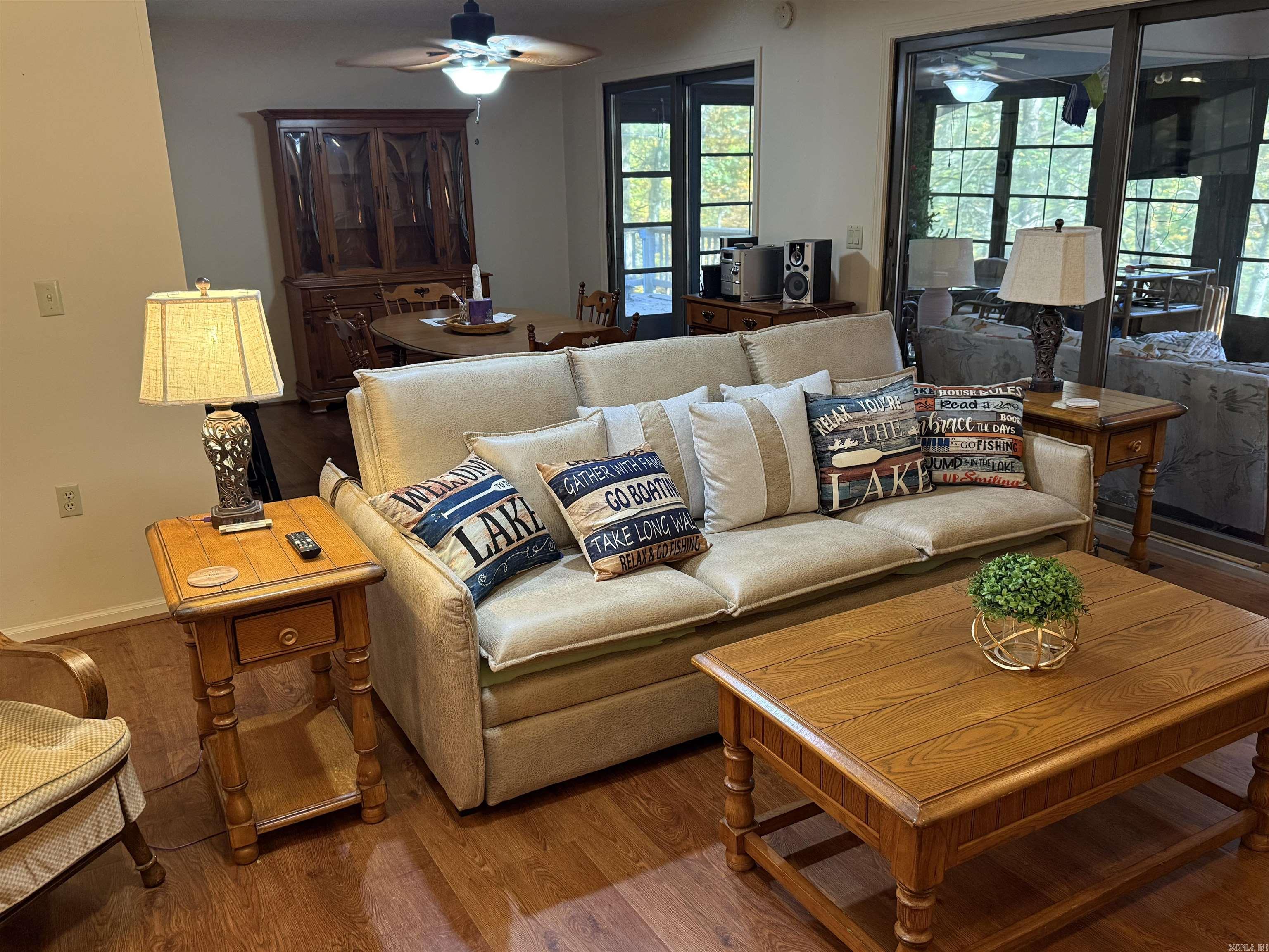 CASTLE RIDGE - Residential