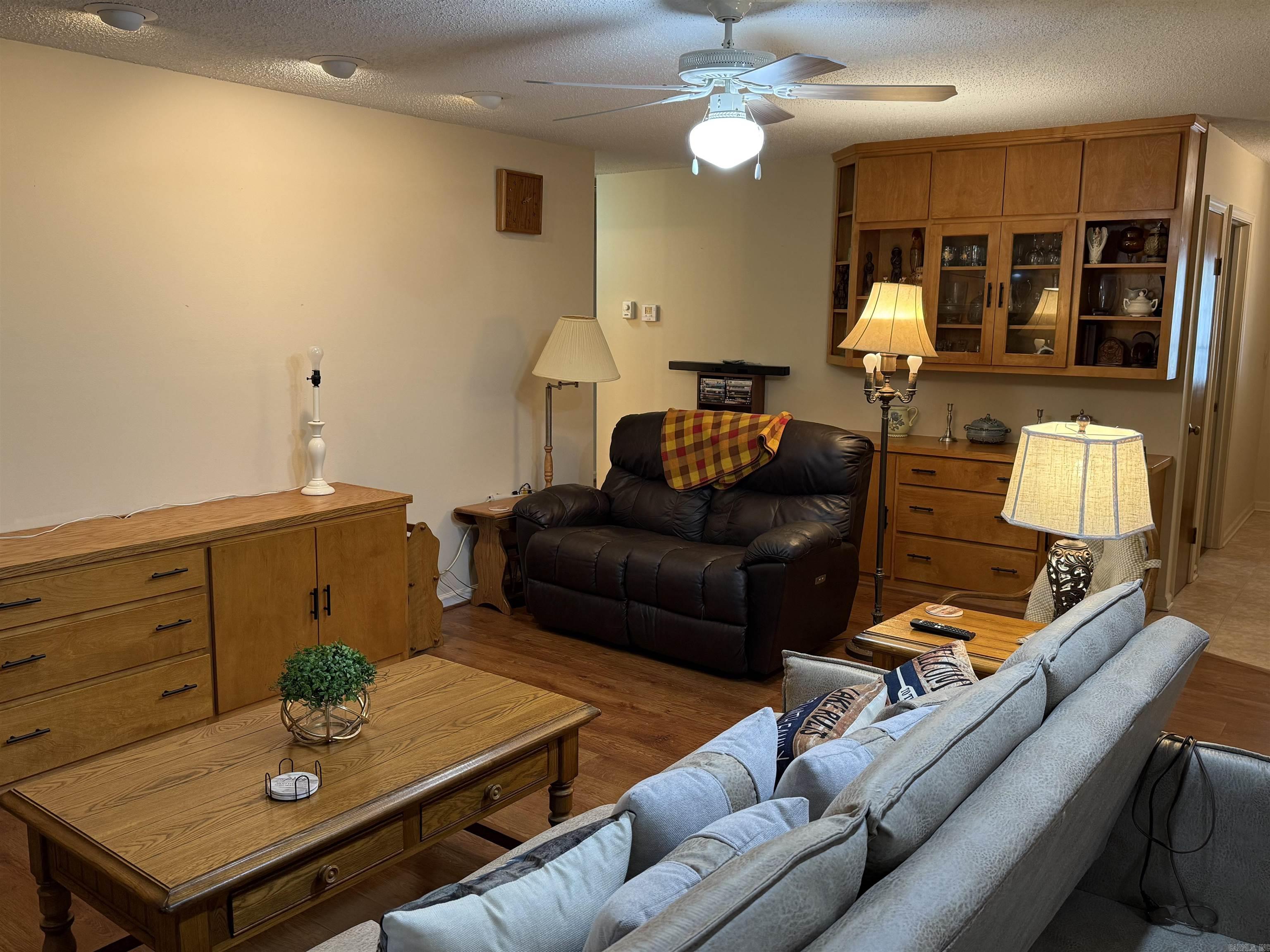 CASTLE RIDGE - Residential