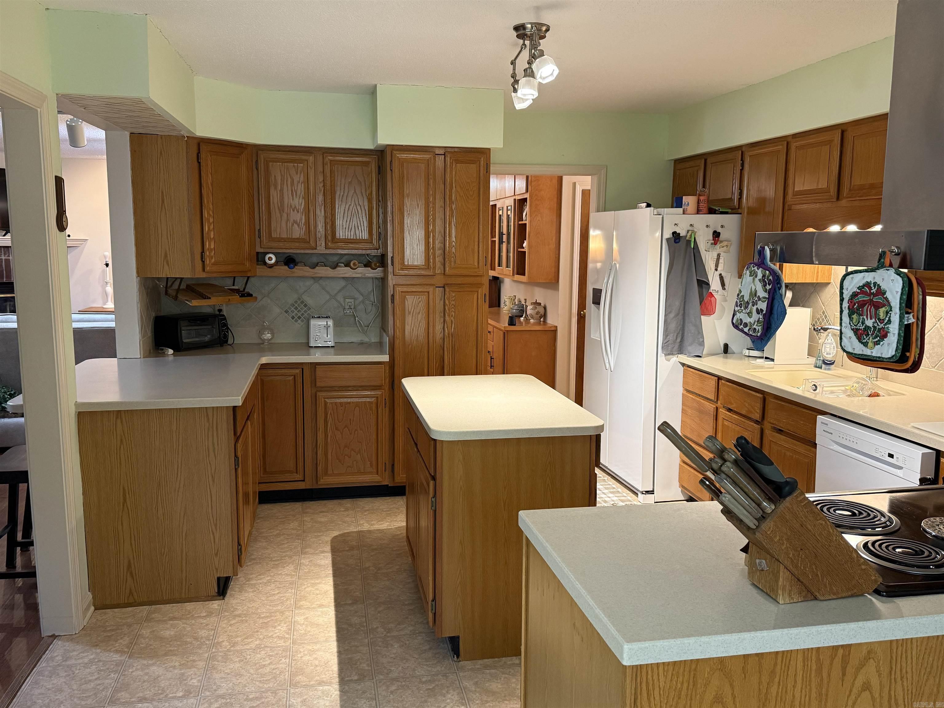 CASTLE RIDGE - Residential