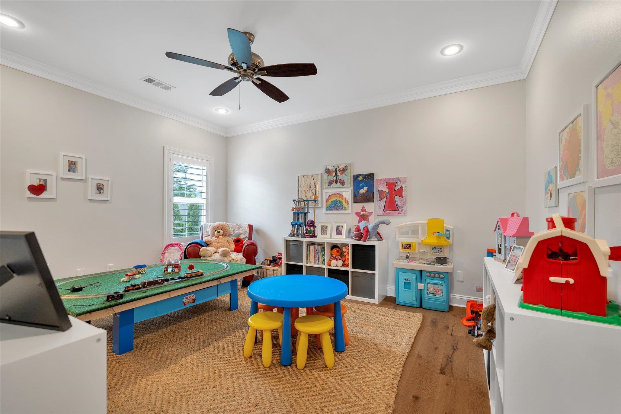 BARRINGTON PARK - Residential