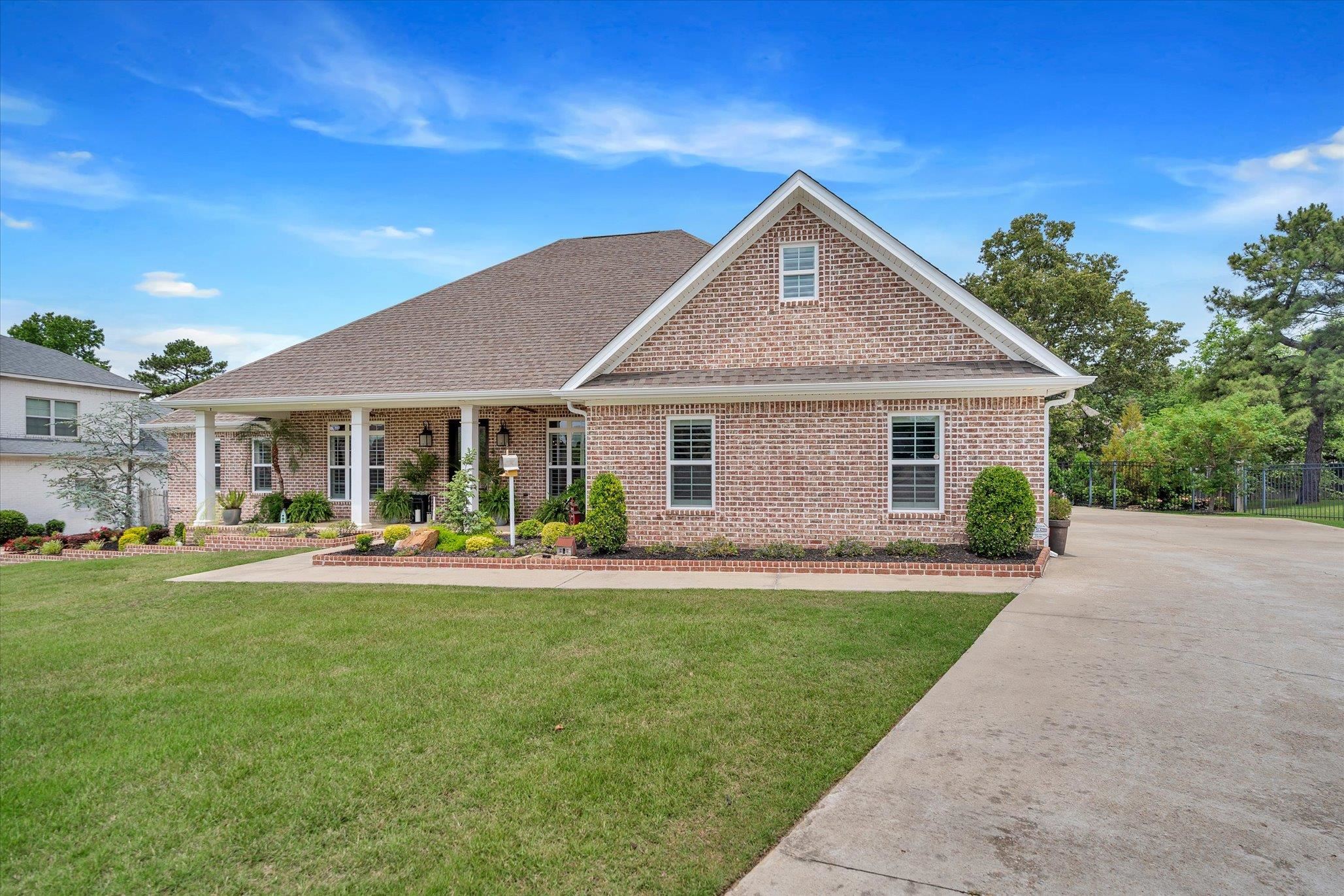 BARRINGTON PARK - Residential