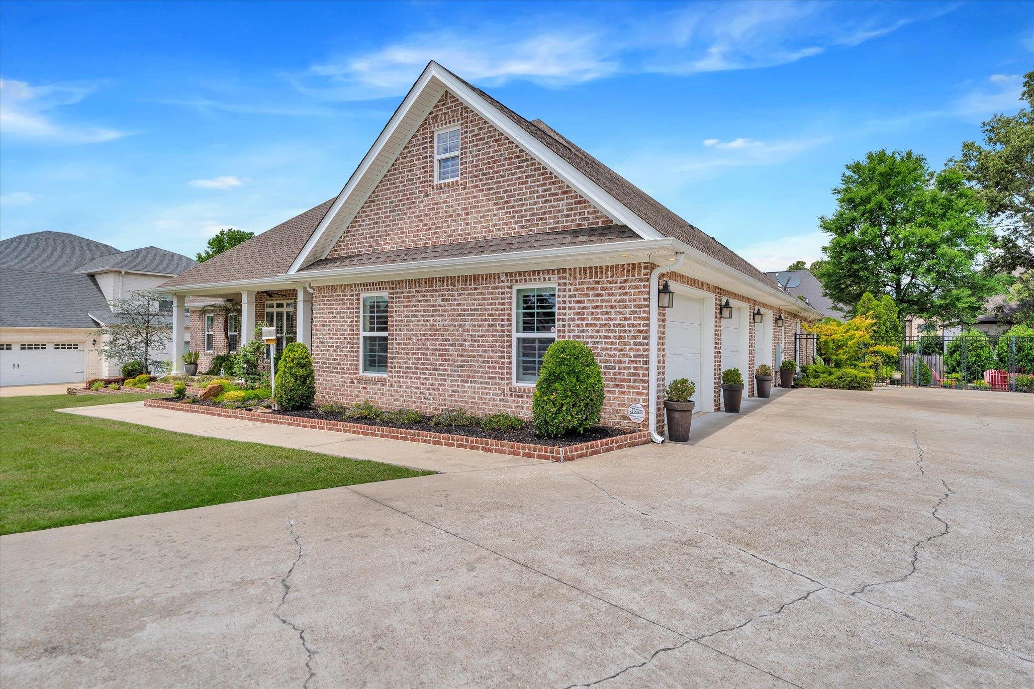 BARRINGTON PARK - Residential